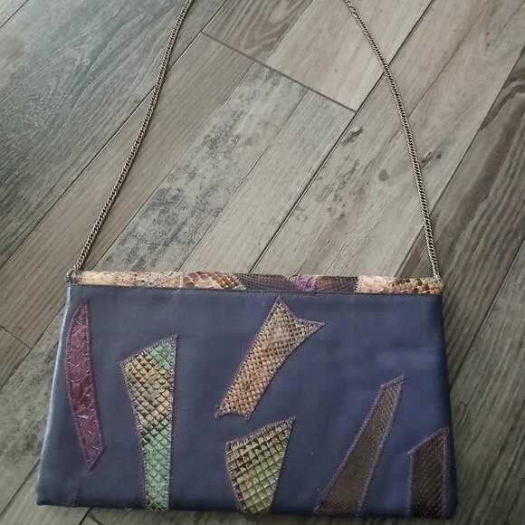 Rare VINTAGE Snakeskin Leather Purse w/ chain shoulder strap snap closure - Picture 2 of 4